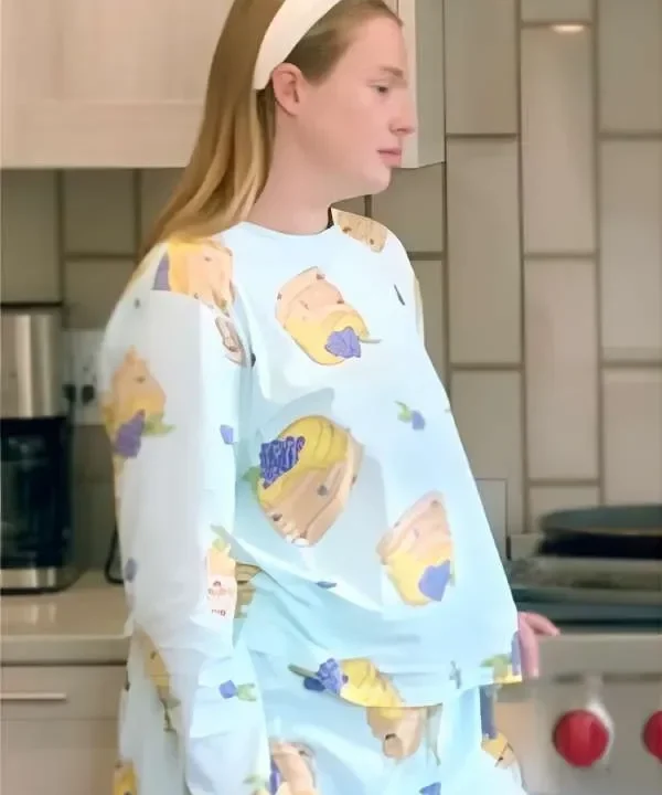 The Secret Lives of Mormon Wives S02 Whitney Leavitt Pajamas