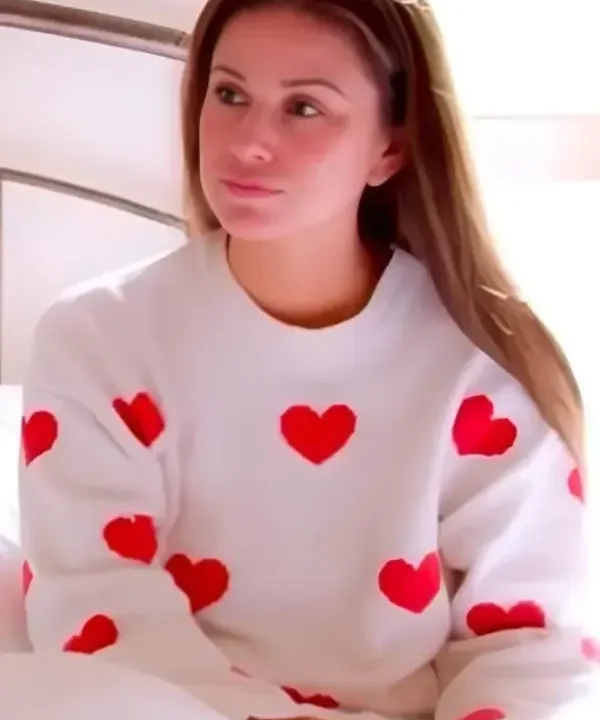 The Valley S02 Nia Sanchez Red Heart Print White Sweater